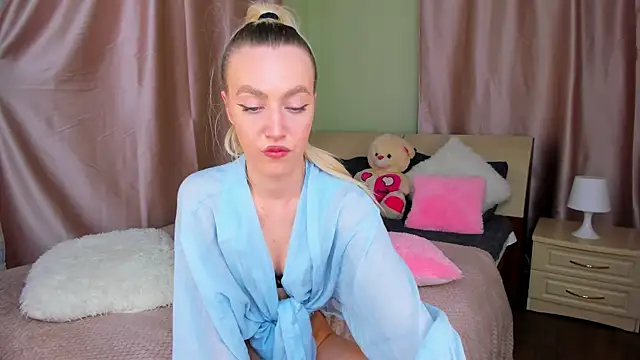 mishapallmer online show from April 30, 8:57 pm