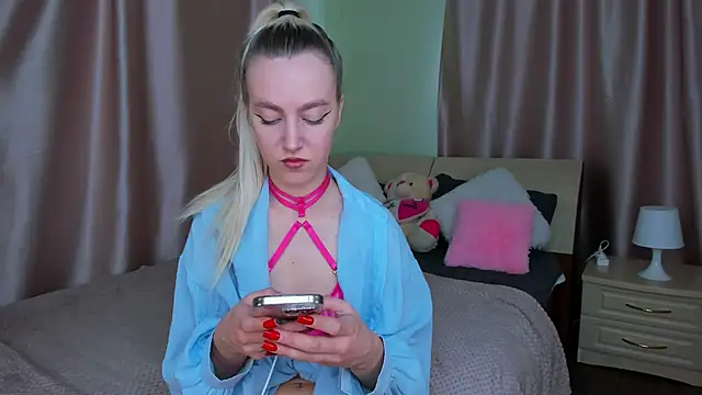 mishapallmer online show from May 6, 7:24 am