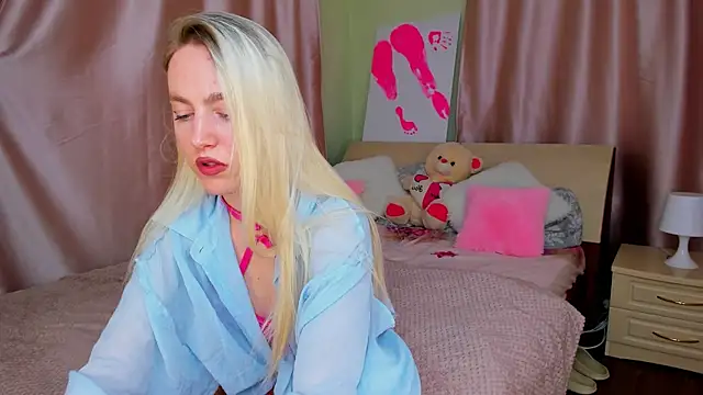mishapallmer online show from May 14, 2:24 pm
