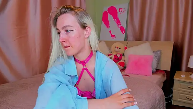 mishapallmer online show from May 16, 12:59 pm