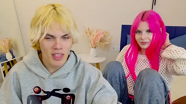 Bonnie And C1yde online show from October 4, 5:11 pm