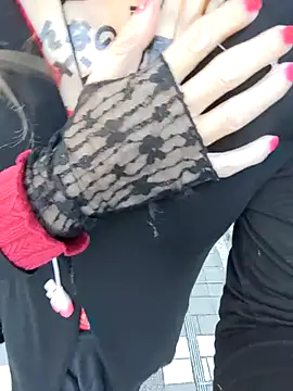 pink-mai online show from November 23, 11:59 pm