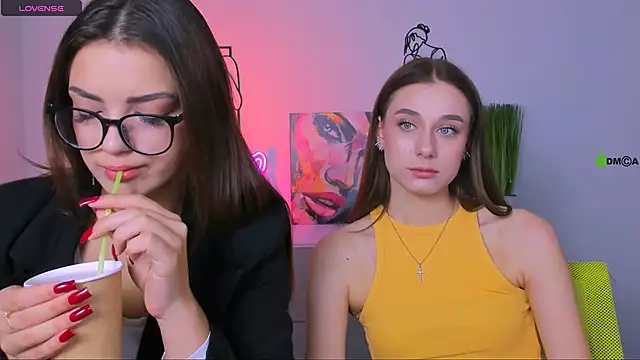 rose style online show from October 3, 8:33 am