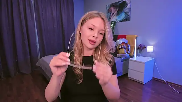 Snapshot of AdalineLove chatting on September 21, 12:51 pm AdalineLove online show from September 21, 12:51 pm