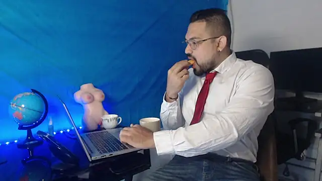 Snapshot of Felipe_Quiroz1 chatting on September 10, 12:05 pm Felipe Quiroz1 online show from September 10, 12:05 pm