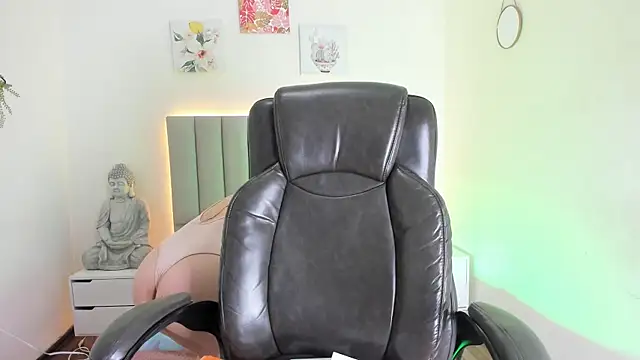 Snapshot of Katia_gh chatting on October 8, 11:41 am Katia gh online show from October 8, 11:41 am