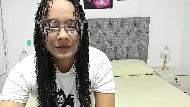 Snapshot of nay_and_aleja1 chatting on April 27, 2:20 am nay and aleja1 online show from April 27, 2:20 am