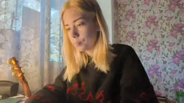 Snapshot of Witching_Moon chatting on September 25, 7:23 am Witching Moon online show from September 25, 7:23 am