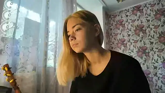 Snapshot of Witching_Moon chatting on September 26, 7:45 am Witching Moon online show from September 26, 7:45 am