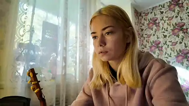 Snapshot of Witching_Moon chatting on September 30, 7:02 am Witching Moon online show from September 30, 7:02 am