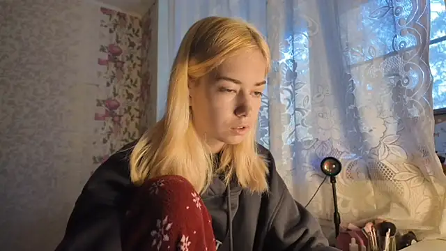 Snapshot of Witching_Moon chatting on October 6, 7:50 am Witching Moon online show from October 6, 7:50 am