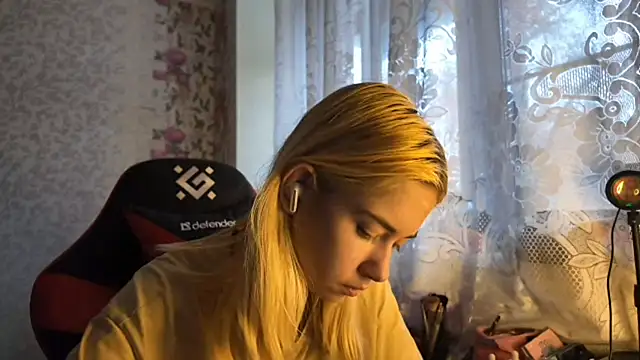 Snapshot of Witching_Moon chatting on October 29, 7:54 am Witching Moon online show from October 29, 7:54 am