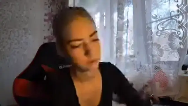 Snapshot of Witching_Moon chatting on November 7, 7:30 am Witching Moon online show from November 7, 7:30 am