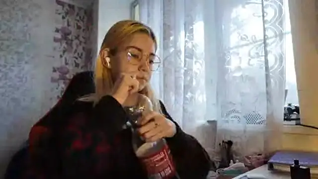 Snapshot of Witching_Moon chatting on November 19, 7:30 am Witching Moon online show from November 19, 7:30 am