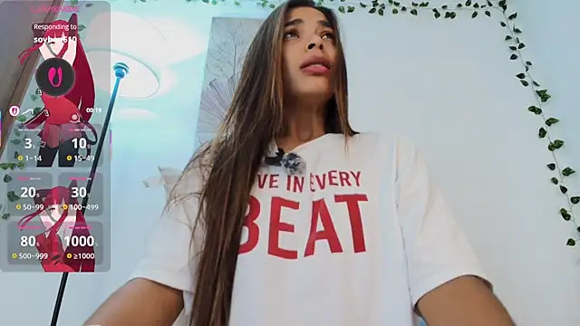 Snapshot of Nicolle_swt chatting on September 20, 1:34 pm Nicolle swt online show from September 20, 1:34 pm