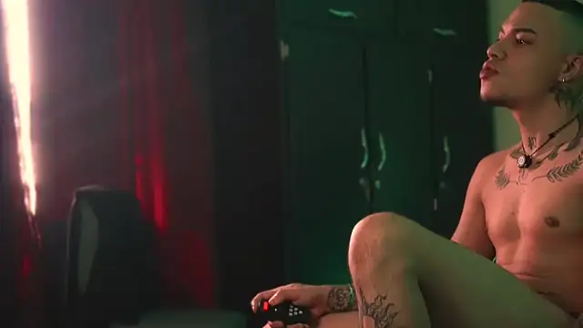 AlphaMasterXxx online show from February 3, 6:46 pm