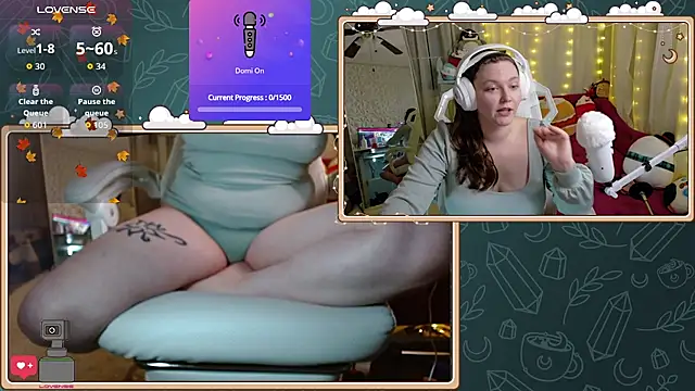 Snapshot of ithuriella chatting on November 29, 1:52 am ithuriella online show from November 29, 1:52 am