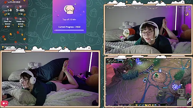 Snapshot of ithuriella chatting on December 5, 12:03 pm ithuriella online show from December 5, 12:03 pm