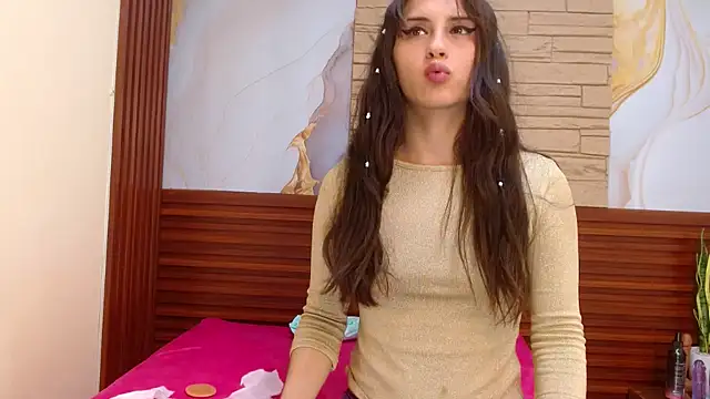 Snapshot of mikaela303av chatting on October 4, 4:32 am mikaela303av online show from October 4, 4:32 am