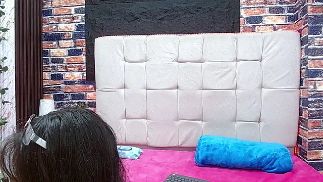 Snapshot of mikaela303av chatting on October 13, 3:39 am mikaela303av online show from October 13, 3:39 am