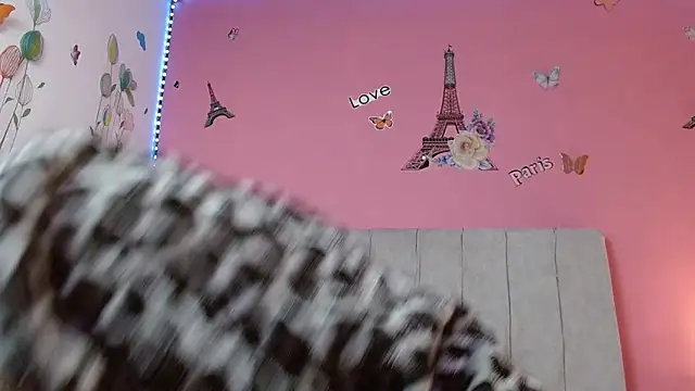 Snapshot of mikaela303av chatting on December 14, 1:22 am mikaela303av online show from December 14, 1:22 am