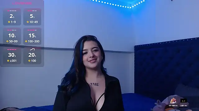 Snapshot of MaviceMur chatting on December 4, 10:18 pm MaviceMur online show from December 4, 10:18 pm