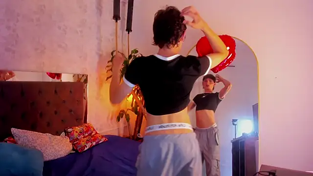 mysterius boy online show from February 5, 9:08 pm