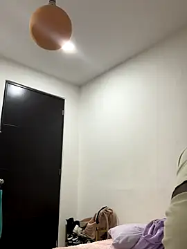 EmilyKisx online show from November 7, 1:44 pm