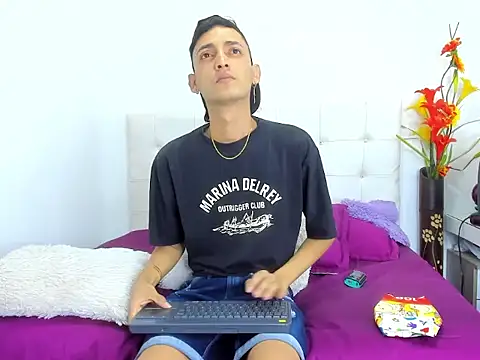 EithamDawson online show from September 16, 1:56 pm