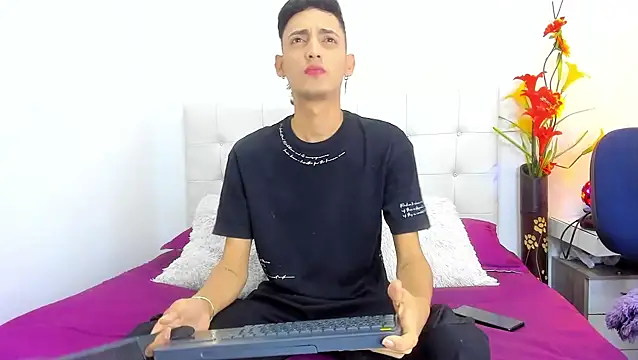 EithamDawson online show from September 17, 1:46 pm