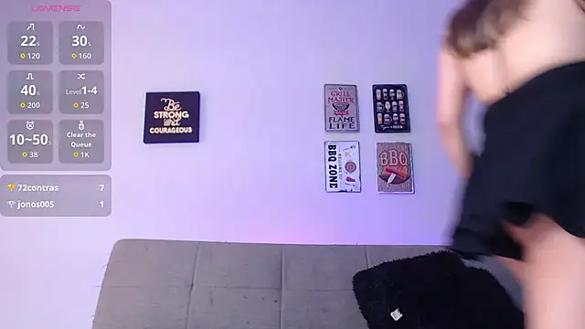 Snapshot of elizabethboltXXX chatting on September 27, 3:17 pm elizabethboltXXX online show from September 27, 3:17 pm