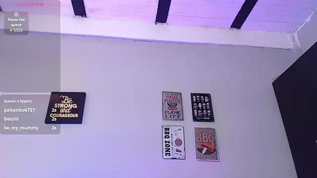 Snapshot of elizabethboltXXX chatting on October 2, 7:43 pm elizabethboltXXX online show from October 2, 7:43 pm