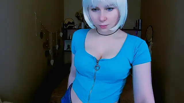 EvaCrosby online show from October 17, 3:14 pm