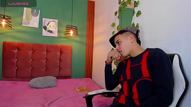 Snapshot of Aisha_andy chatting on October 18, 3:42 am Aisha andy online show from October 18, 3:42 am