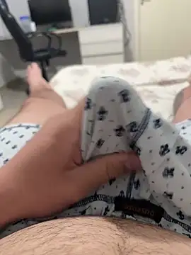 Snapshot of Novinho16cmz chatting on October 13, 1:05 am Novinho16cmz online show from October 13, 1:05 am