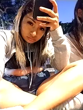 Snapshot of katerinth chatting on February 4, 12:05 am katerinth online show from February 4, 12:05 am