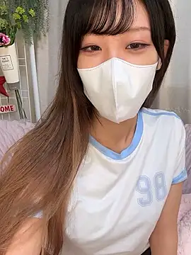 emiiiii1001 online show from September 18, 3:08 am