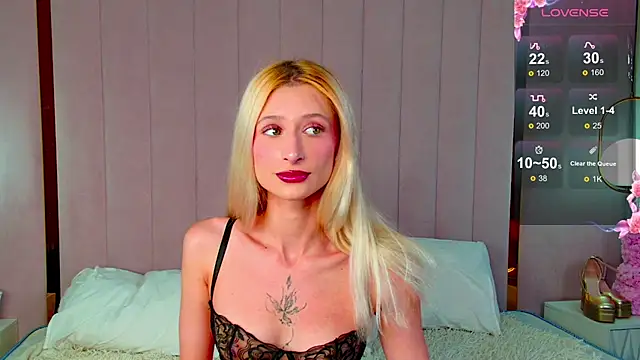 Snapshot of Monica_Leen chatting on September 22, 6:26 am Monica Leen online show from September 22, 6:26 am