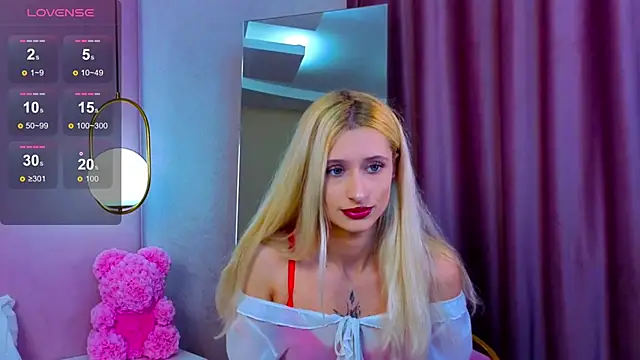 Snapshot of Monica_Leen chatting on October 27, 6:39 am Monica Leen online show from October 27, 6:39 am