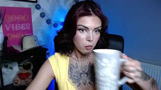 Snapshot of Nova_SIN chatting on March 31, 6:47 am Nova SIN online show from March 31, 6:47 am
