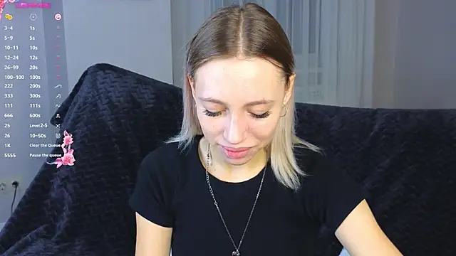 NyxaThorn online show from September 16, 4:08 pm