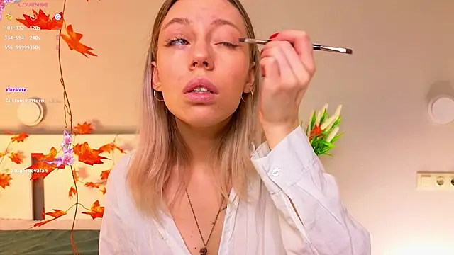 NyxaThorn online show from November 29, 2:42 pm