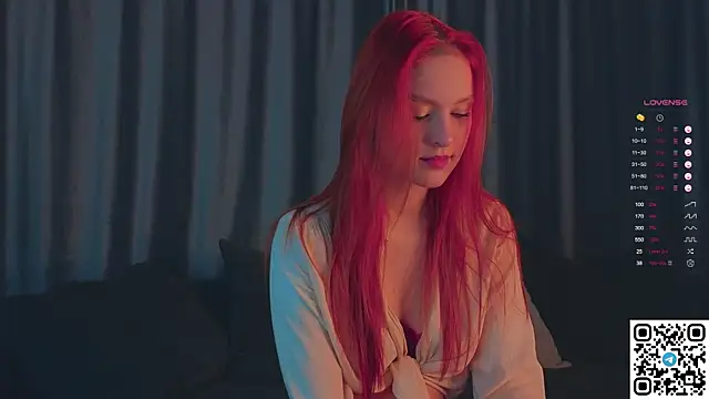 GildedKitten online show from October 9, 6:06 pm