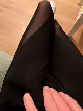 Snapshot of luckylover2024 chatting on March 25, 7:09 pm luckylover2024 online show from March 25, 7:09 pm