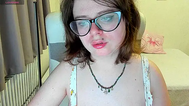 MilisaSweet777 online show from September 20, 7:15 pm