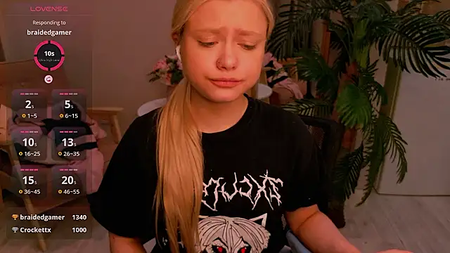 Snapshot of Millie_Vanillies chatting on January 31, 7:11 pm Millie Vanillies online show from January 31, 7:11 pm