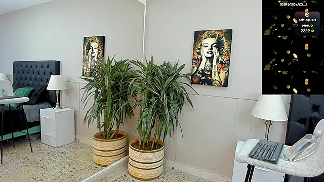 Snapshot of emilio_brandon chatting on October 15, 10:59 am emilio brandon online show from October 15, 10:59 am