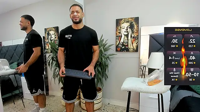 Snapshot of emilio_brandon chatting on November 2, 11:12 am emilio brandon online show from November 2, 11:12 am