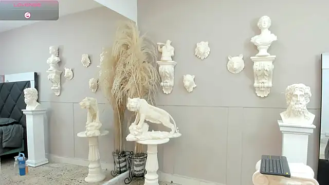 Snapshot of emilio_brandon chatting on November 14, 11:31 am emilio brandon online show from November 14, 11:31 am