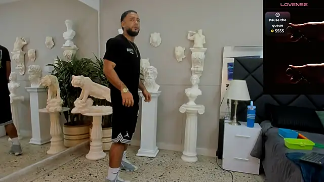 Snapshot of emilio_brandon chatting on November 18, 10:09 am emilio brandon online show from November 18, 10:09 am